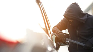 Thieves use shackles to break into stolen car.