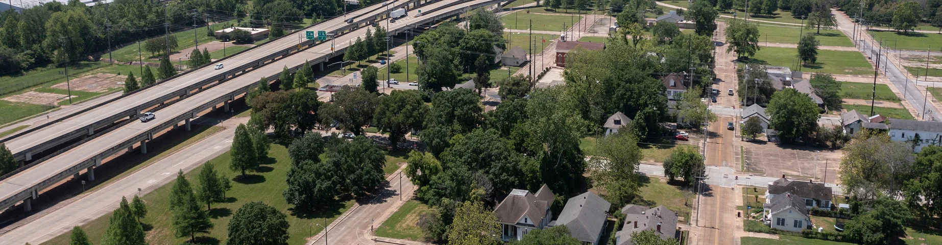 Afternoon view of Interstate 167 as it passes through downtown Alexandria – best home insurance in Louisiana.