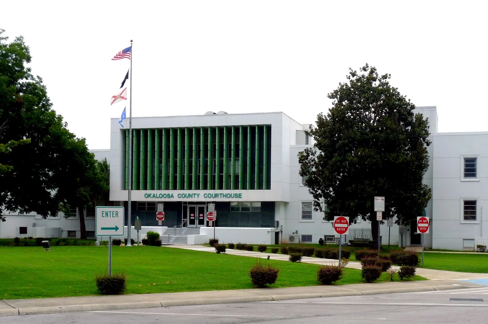 Okaloosa County Courthouse in Crestview – best home insurance in Florida.