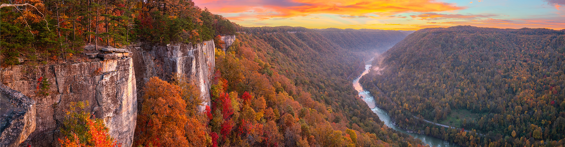 New River Gorge, West Virginia, USA autumn morning landscape at the Endless Wall.